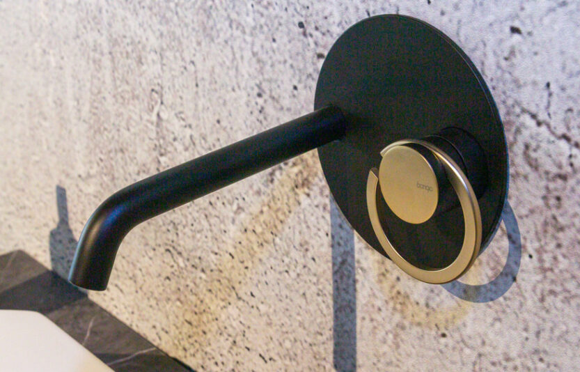 rubinetti-e-soffioni-1-forma-e-materia